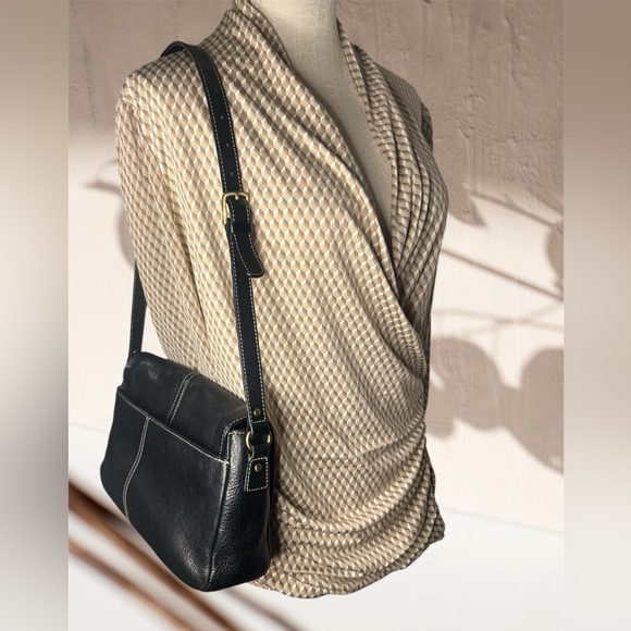 Beautiful Black Etienne Aigner Geniune Leather Shoulder Bag 🌻 - Picture 13 of 14